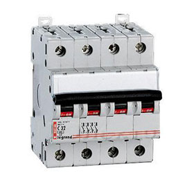 LEGRAND 407308 Автоматический выключатель, серия DX3-E, C32A, 32A, 4-полюсный